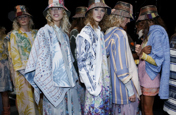 „BCBG Max Azria“ 2016 m. pavasario-vasaros kolekcijos pristatymo užkulisiai