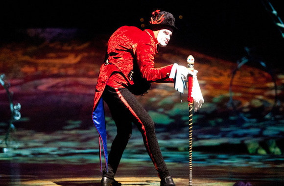  „Cirque du Soleil“ pasirodymo „Alegria“ akimirka