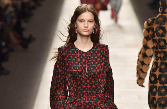 Mados namų „Fendi“ kolekcija 2017-ųjų šaltajam sezonui