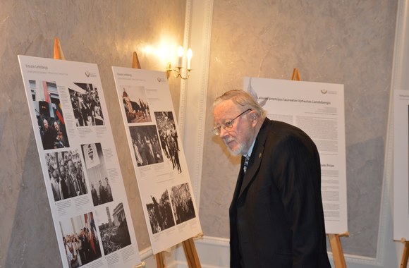 Bibliotekos atidarymo akimirka