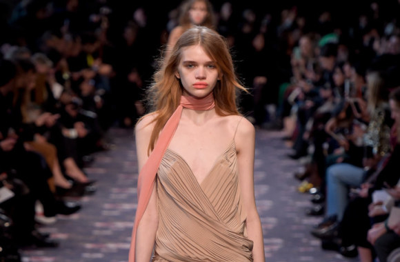 „Rochas“ 2016 m. rudens-žiemos kolekcijos modelis