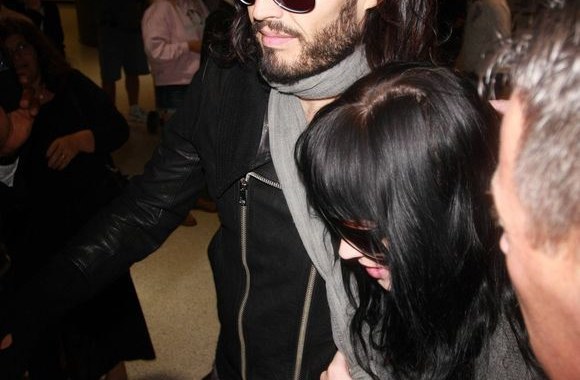 R.Brand'as ir K.Perry