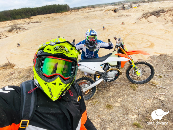 Enduro motociklo pamoka su Arūnu Gelažninku/ Partnerio nuotr.