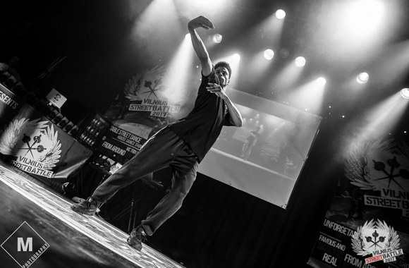 Gatvės šokių konkurso akimirka