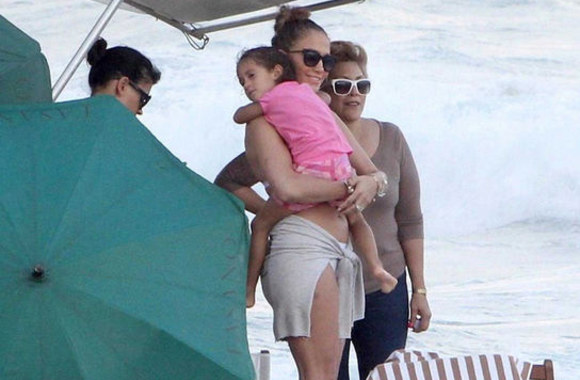 Jennifer Lopez Ipanemos paplūdimyje