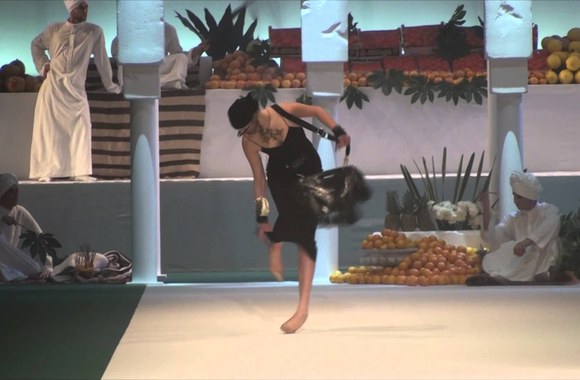 VIDEO kadras: Juozo Statkevičiaus kolekcijos pristatyme suklupo keli modeliai