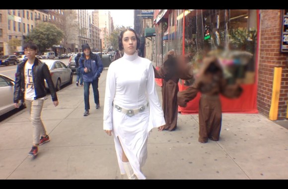 VIDEO kadras: 10 Hours of Princess Leia Walking in NYC