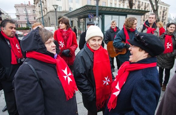 Akcija „Maltiečių sriuba“ atkreipė dėmesį į skurstančius senolius