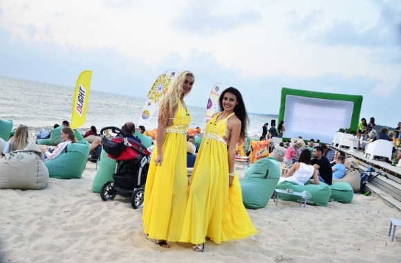 Paplūdimio kino „Mojo lounge“ terasoje Palangoje akimirka