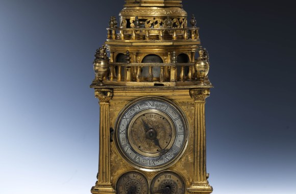 Į Valdovų rūmų muziejų atkeliavo unikalus XVI a. stalinis bokšto formos laikrodis