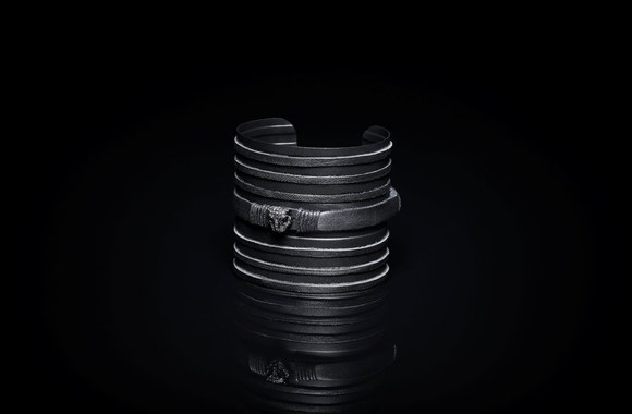 „The Dark“ apyrankė