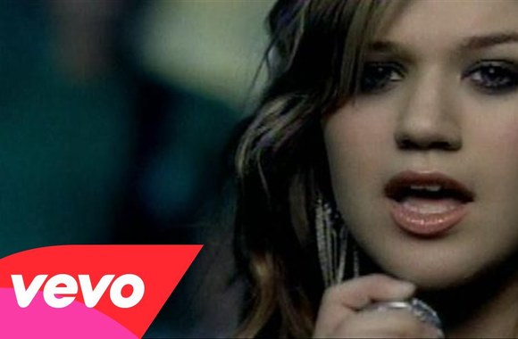VIDEO kadras: Kelly Clarkson - Breakaway