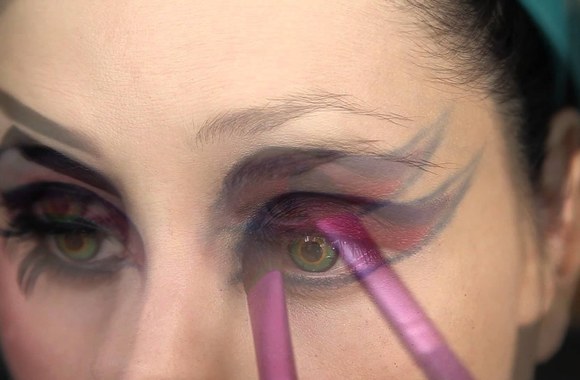 VIDEO kadras: Makiažo idėja Helovinui: kaip pasidaryti Malefisentės makiažą