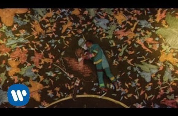 VIDEO kadras: Strawberry Swing – Coldplay