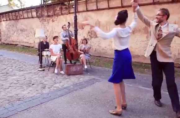 VIDEO kadras: Geltonos Sofos Klubas | Elle G - Onyte, einam su manim pašokti 2014 10 05