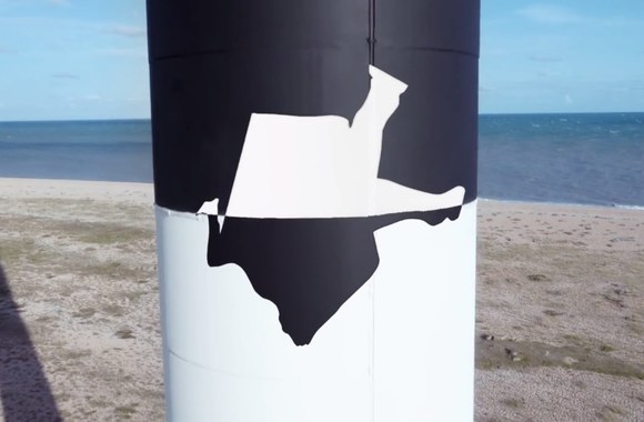 VIDEO kadras: Ten Walls - Walking With Elephants [Official Video]