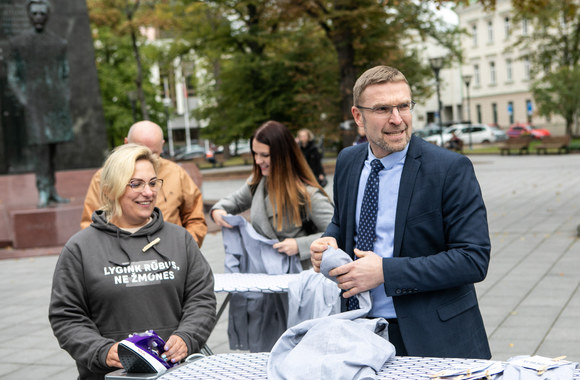 Socialinė iniciatyva „Lygink rūbus, ne žmones“ / Pauliaus Peleckio / „Žmonės Foto“ nuotr.