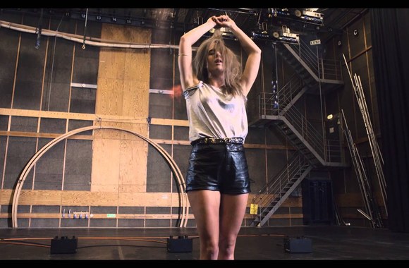 VIDEO kadras: NONONO - Hungry Eyes (Official Video)