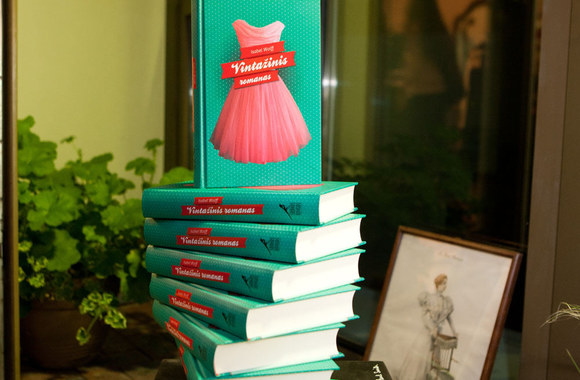 Knyga „Vintažinis romanas“