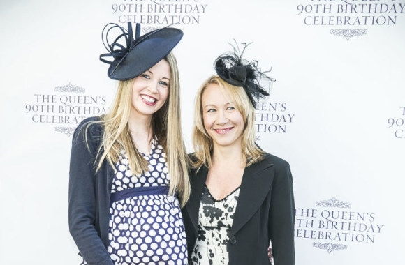 Tarptautinės Vilniaus moterų asociacijos prezidentė Ethel Cushing (dešinėje) ir šios asociacijos sekretorė Leila Cartledge