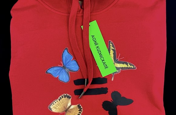 Agnės Kuzmickaitės sportinis megztinis, kurtas Edo Sheerano albumui