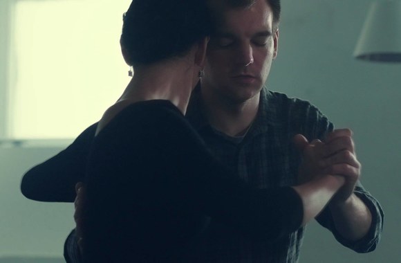 colours-of-bubbles-the-edge-of-the-world-official-video