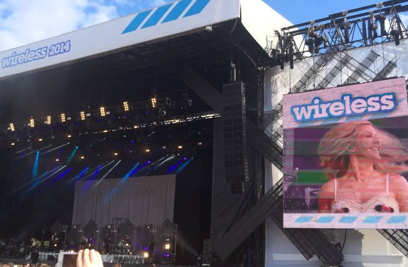 VIDEO kadras: Ellie Goulding Wireless Festival London 2014 \"Anything Could Happen\"