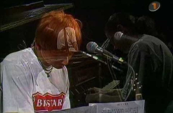 VIDEO kadras: 01. Naktinės Personos - Kai jausmai užvaldo širdį (gyvai)