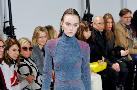 „Paco Rabanne“ 2016 m. rudens-žiemos kolekcijos modelis