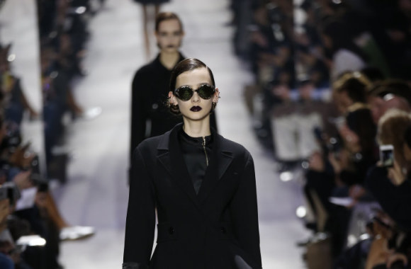 „Christian Dior“ 2016 m. rudens-žiemos kolekcijos modelis