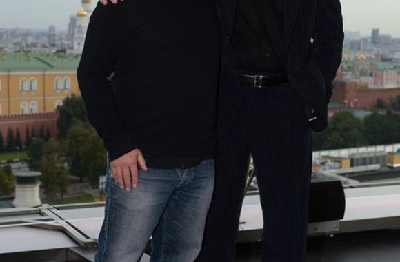 Aktorius Liamas Neesonas (dešinėje) ir režisierius Olivieras Megatonas