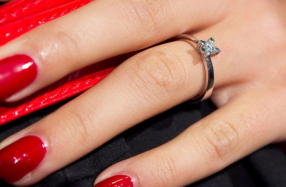 Ievos Ambrazaitės sužadėtuvių žiedas