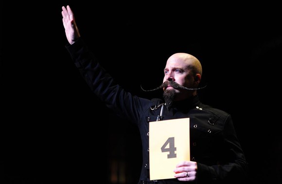 Barzdų ir ūsų čempionato dalyvis