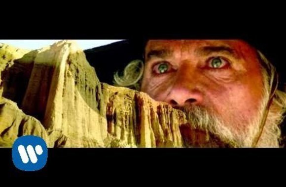 VIDEO kadras: David Guetta - Lovers On The Sun (Official Video) ft Sam Martin