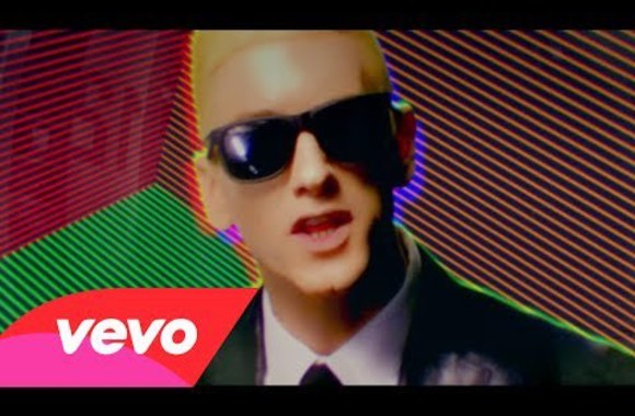 VIDEO kadras: Eminem - Rap God (Explicit)