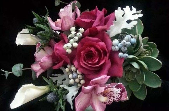 Neįtikėtinai į tikras panašios cukrinės gėlės, kurias kuria britė Christine Craig