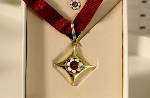 „Auksinis scenos kryžius“