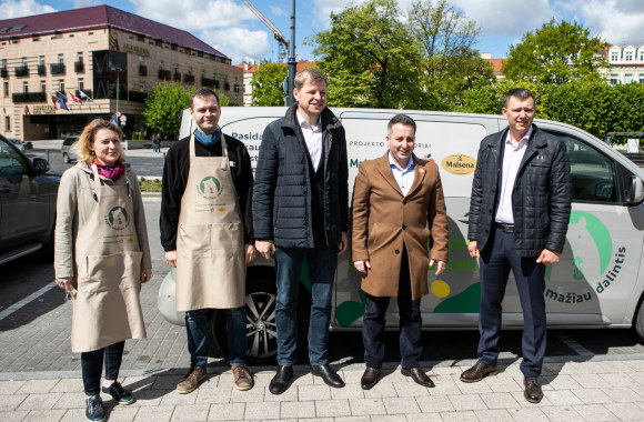  „Maisto banko“ akcija „KAUPTI MAŽIAU DALINTIS. Kurioje vietoje dėsime kablelį?“/Pauliaus Peleckio/„ŽMONĖS Foto“ nuotr.
