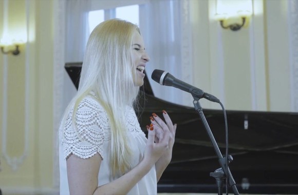 ema-aukscenyte-kino-juosta-acoustic