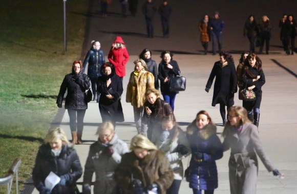 Gerbėjai renkasi į Enrique Iglesias koncertą