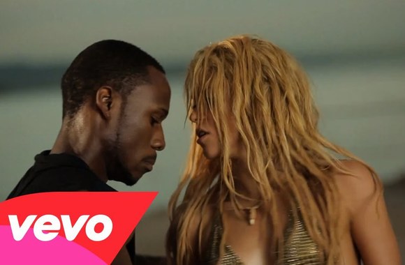 VIDEO kadras: Shakira - Loca ft. Dizzee Rascal