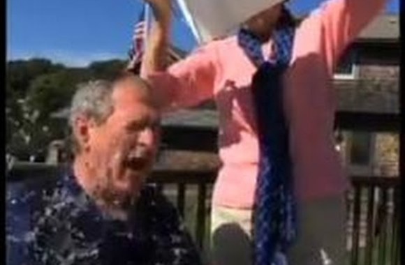 VIDEO kadras: George W. Bush ALS Ice Bucket Challenge -Nominates Bill Clinton