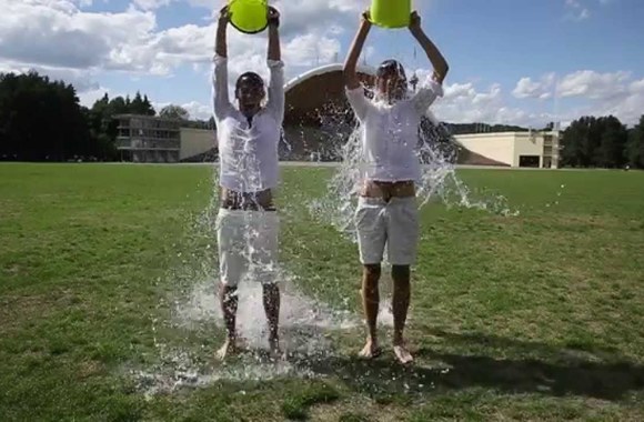 VIDEO kadras: Tomas&Lukas ALS ice bucket challenge (nominates G. Zilinskas, O. Tocickaja, T. Cerniauskas)