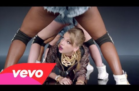 VIDEO kadras: Taylor Swift - Shake It Off