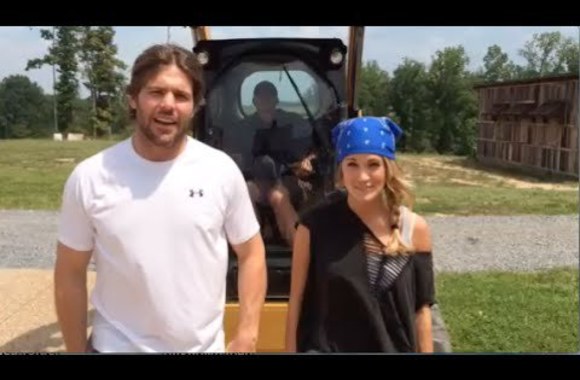 VIDEO kadras: Carrie Underwood and Mike Fisher ALS Ice Bucket Challenge
