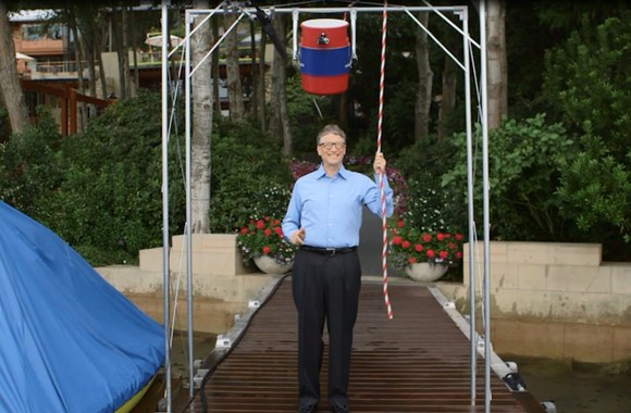 VIDEO kadras: Bill Gates ALS Ice Bucket Challenge
