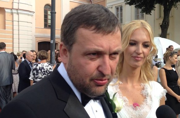 VIDEO kadras: Antano ir Aistės Guogų vestuvės Vilniaus Šv. Kazimiero bažnyčioje