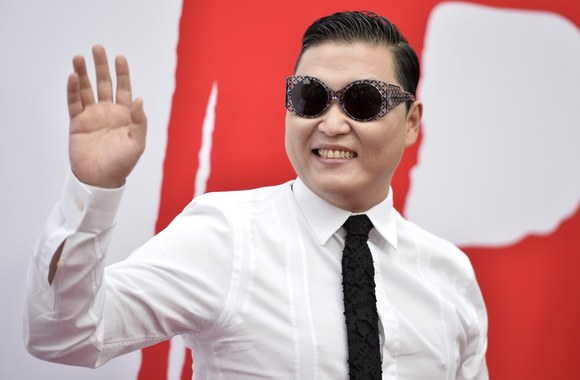 PSY švenčia 36-ąjį gimtadienį