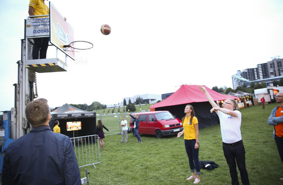 Pasaulio krepšinio čempionato atidarymas prie Baltojo tilto