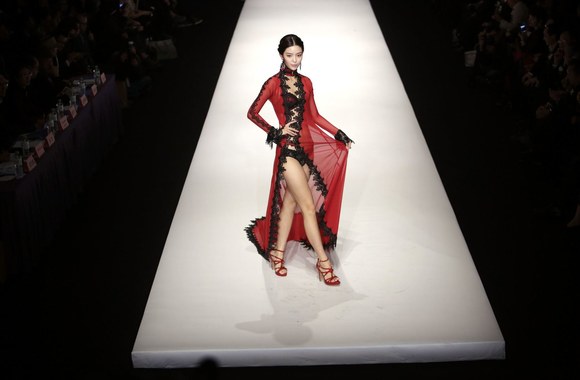 Apatinio trikotažo kūrėjų konkursas Kinijos mados savaitėje 